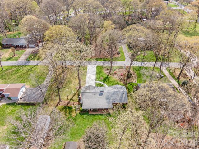 513 2nd Avenue Place NE, Conover, NC 28613