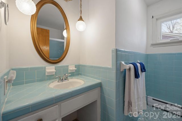 513 2nd Avenue Place NE, Conover, NC 28613