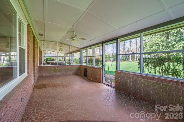 513 2nd Avenue Place NE, Conover, NC 28613