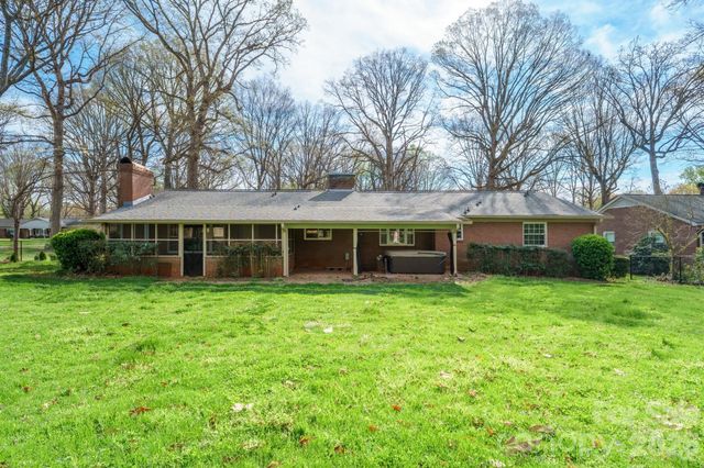 513 2nd Avenue Place NE, Conover, NC 28613