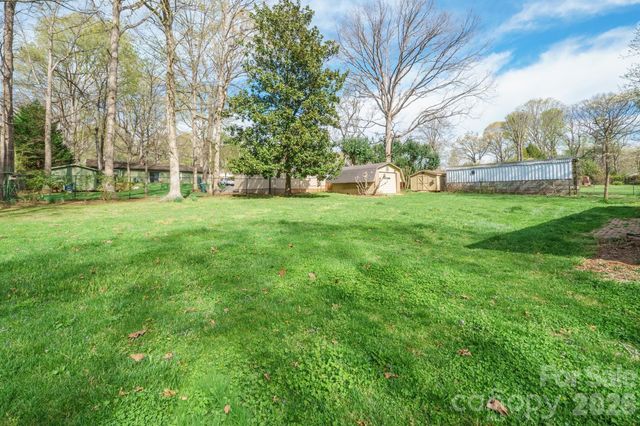 513 2nd Avenue Place NE, Conover, NC 28613