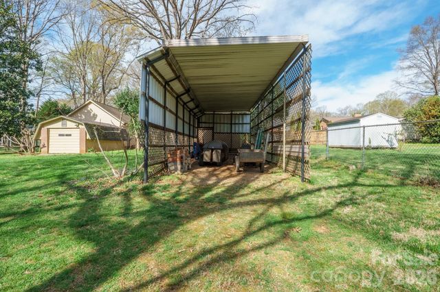 513 2nd Avenue Place NE, Conover, NC 28613