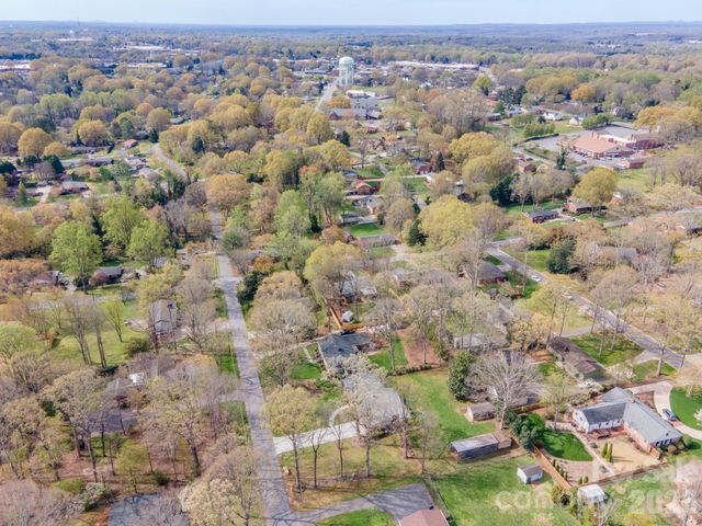 513 2nd Avenue Place NE, Conover, NC 28613