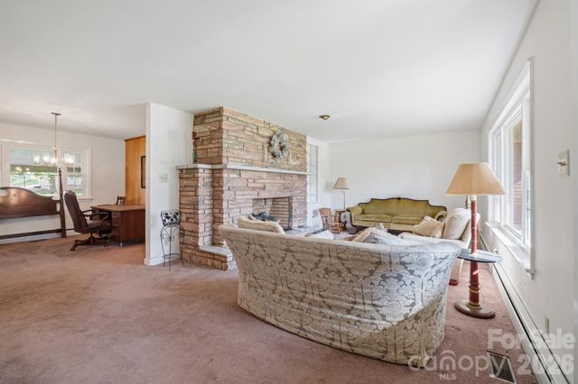 513 2nd Avenue Place NE, Conover, NC 28613