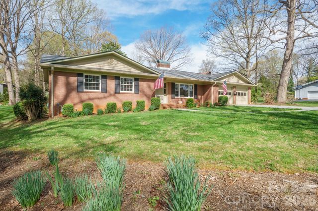 513 2nd Avenue Place NE, Conover, NC 28613