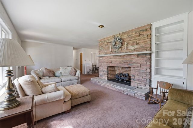 513 2nd Avenue Place NE, Conover, NC 28613