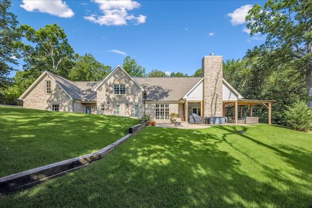 9000 ANDERTON SPRINGS DR, Bartlett, TN 38133