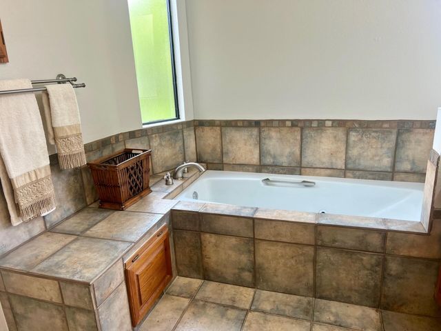 5523 Vista Sandia NE, Albuquerque, NM 87122