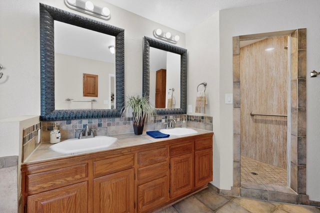 5523 Vista Sandia NE, Albuquerque, NM 87122