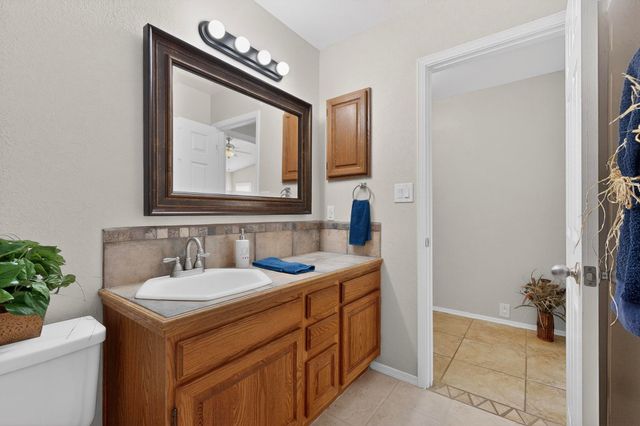 5523 Vista Sandia NE, Albuquerque, NM 87122