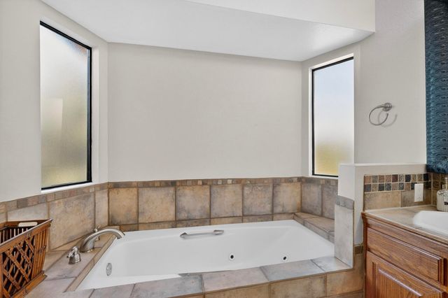 5523 Vista Sandia NE, Albuquerque, NM 87122