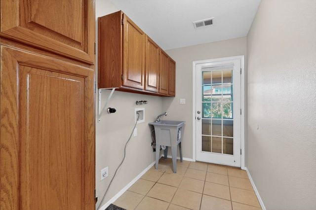 5523 Vista Sandia NE, Albuquerque, NM 87122