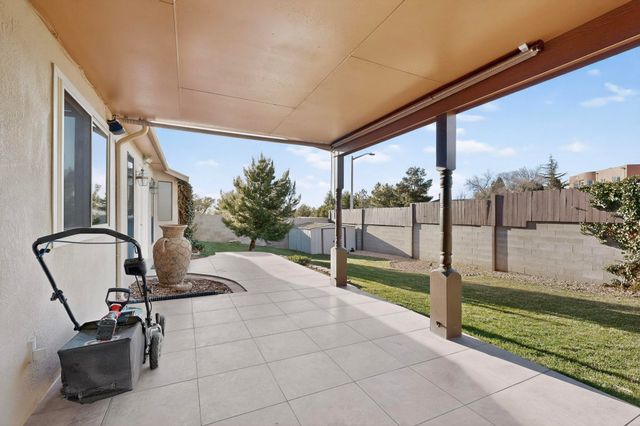 5523 Vista Sandia NE, Albuquerque, NM 87122
