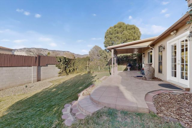 5523 Vista Sandia NE, Albuquerque, NM 87122