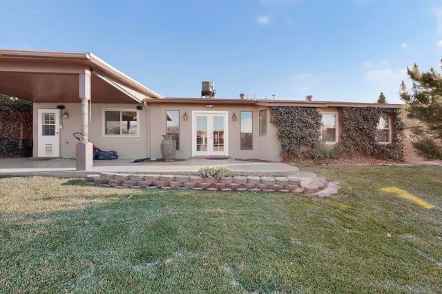 5523 Vista Sandia NE, Albuquerque, NM 87122