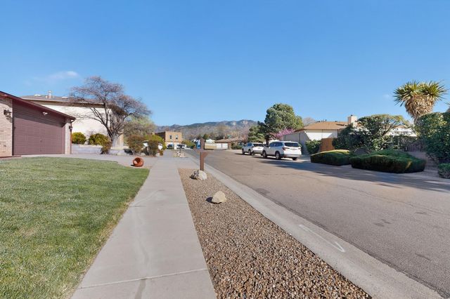 5523 Vista Sandia NE, Albuquerque, NM 87122