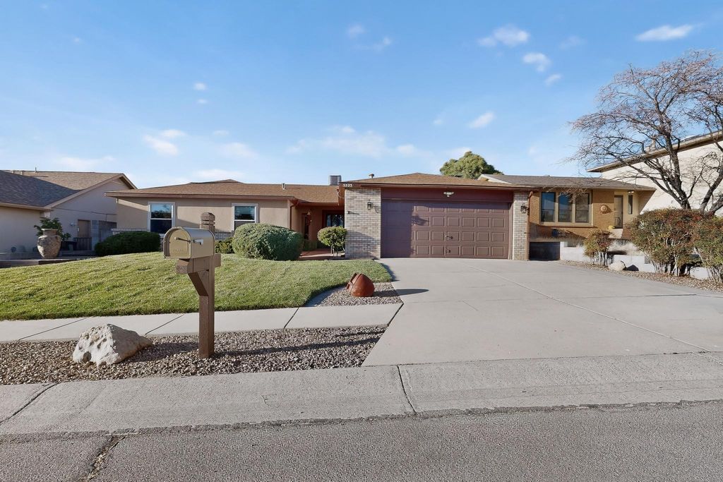 5523 Vista Sandia NE, Albuquerque, NM 87122
