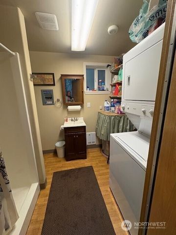 1021 N Potlatch, Hoodsport, WA 98548