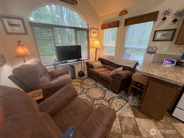 1021 N Potlatch, Hoodsport, WA 98548