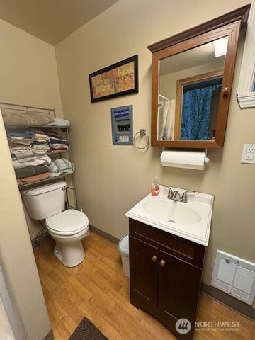 1021 N Potlatch, Hoodsport, WA 98548