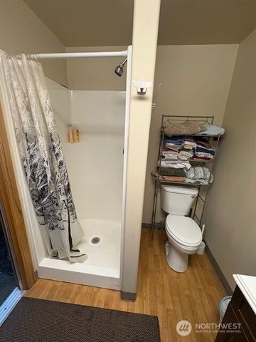 1021 N Potlatch, Hoodsport, WA 98548