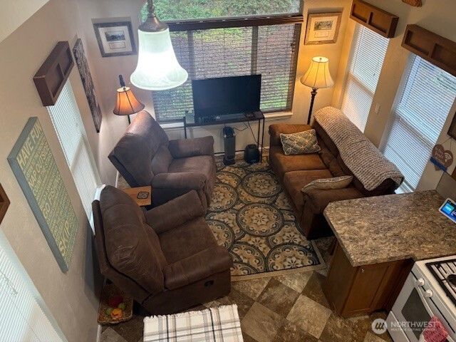 1021 N Potlatch, Hoodsport, WA 98548