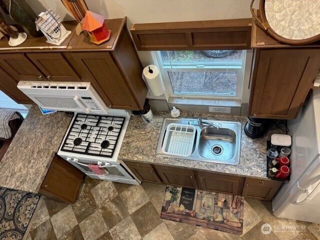 1021 N Potlatch, Hoodsport, WA 98548