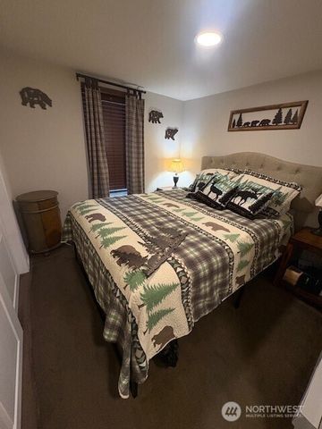 1021 N Potlatch, Hoodsport, WA 98548