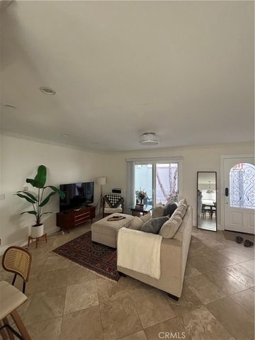 2426 Silverstrand Avenue, Hermosa Beach, CA 90254
