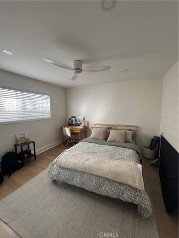 2426 Silverstrand Avenue, Hermosa Beach, CA 90254