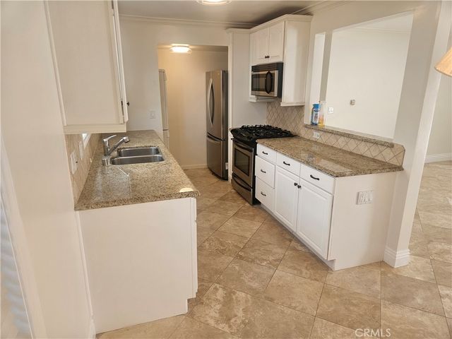 2426 Silverstrand Avenue, Hermosa Beach, CA 90254
