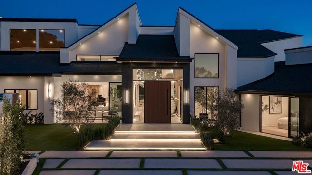 19378 Lemmer Drive, Tarzana, CA 91356