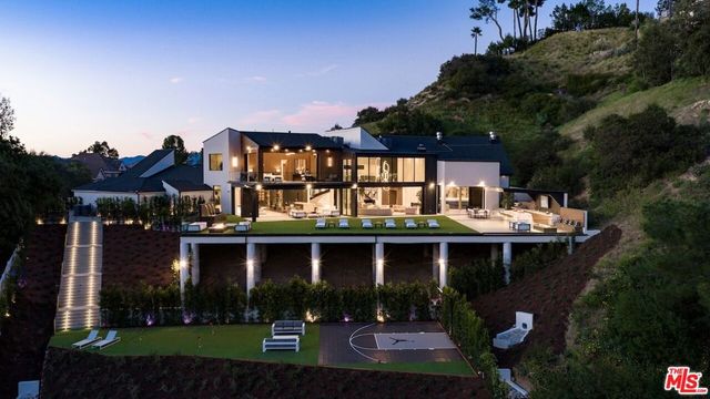 19378 Lemmer Drive, Tarzana, CA 91356