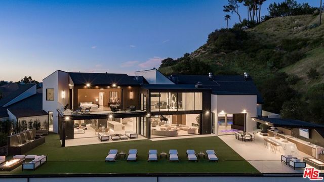 19378 Lemmer Drive, Tarzana, CA 91356