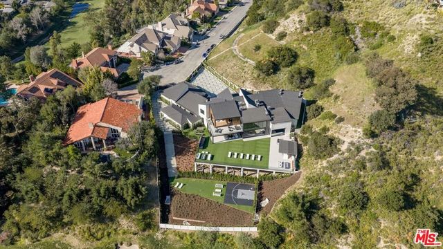 19378 Lemmer Drive, Tarzana, CA 91356