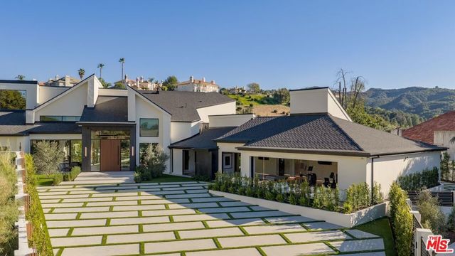 19378 Lemmer Drive, Tarzana, CA 91356