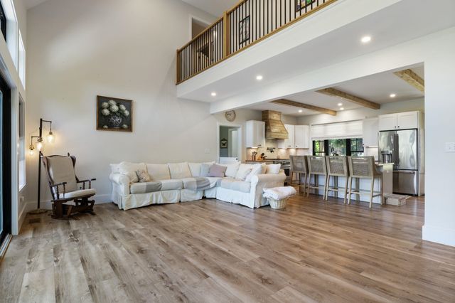 42 Old Centre Road, Deerfield, NH 03037