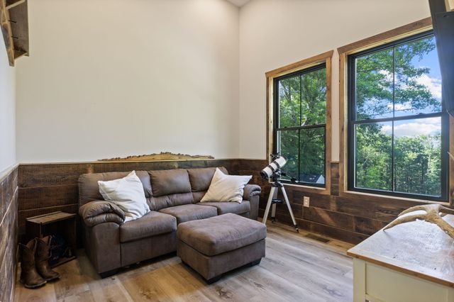 42 Old Centre Road, Deerfield, NH 03037