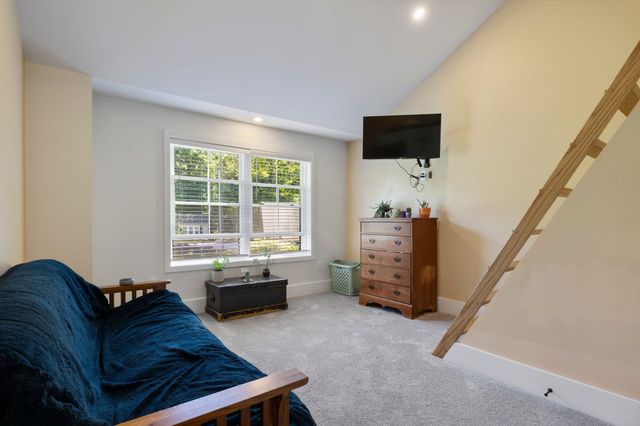 42 Old Centre Road, Deerfield, NH 03037