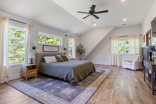 42 Old Centre Road, Deerfield, NH 03037