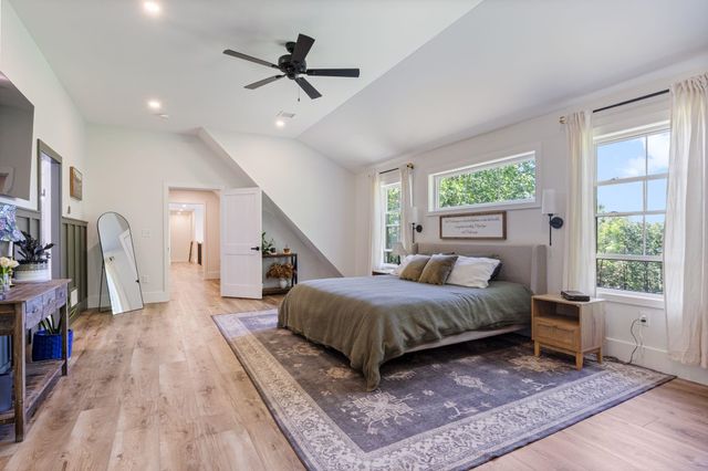 42 Old Centre Road, Deerfield, NH 03037
