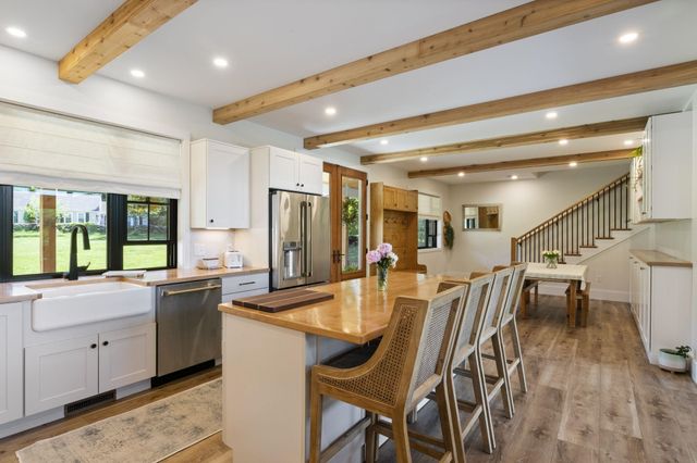 42 Old Centre Road, Deerfield, NH 03037