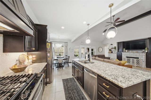 8442 Spring Creek Court, Claremore, OK 74019