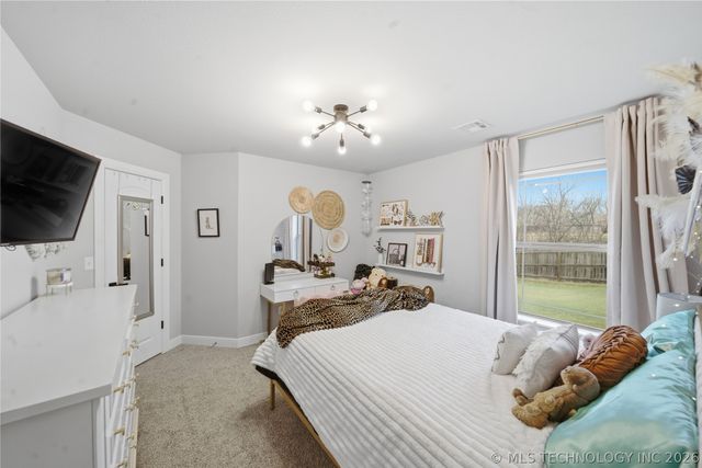 8442 Spring Creek Court, Claremore, OK 74019