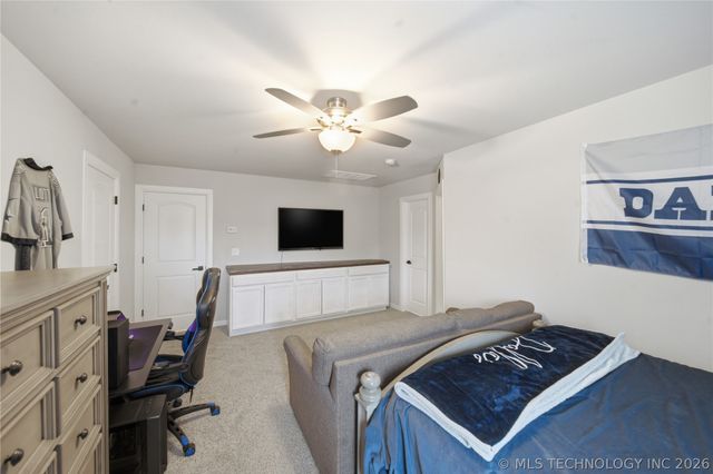 8442 Spring Creek Court, Claremore, OK 74019