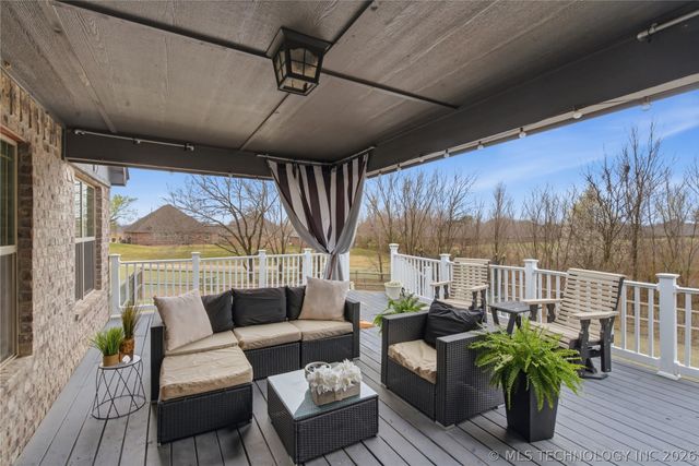 8442 Spring Creek Court, Claremore, OK 74019