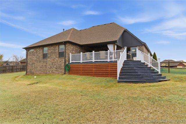 8442 Spring Creek Court, Claremore, OK 74019