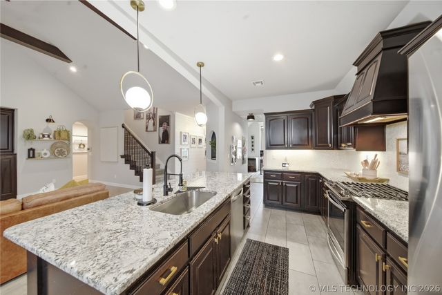 8442 Spring Creek Court, Claremore, OK 74019