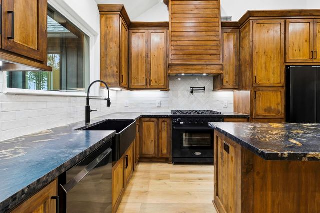 589 Big Buck Drive, Moscow, TX 75960