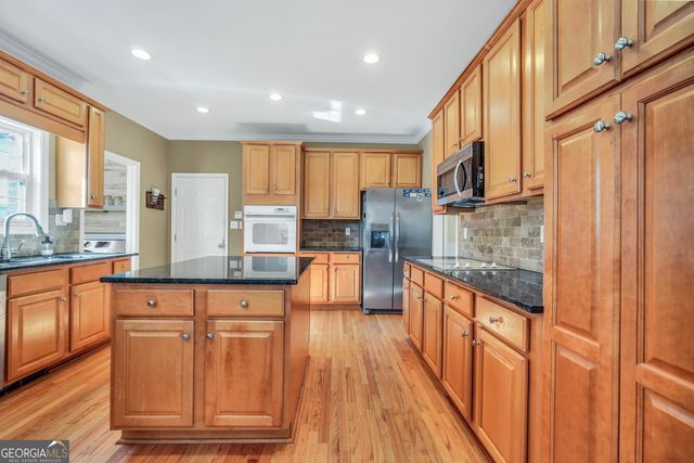 107 Crown Springs Drive, Mcdonough, GA 30252